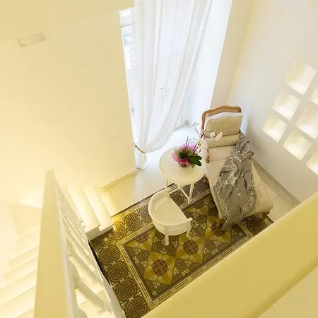 ベッド・アンド・ブレックファスト Le Perle 4*